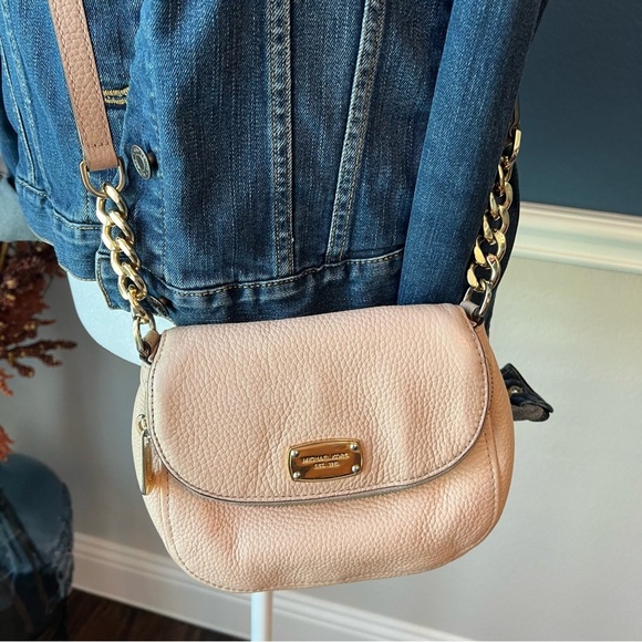 Michael Kors Bedford Crossbody Bag - Picture 1 of 9